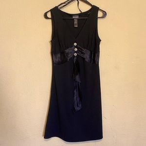 $15 BISOU BISOU BLACK,MID VNECK LINE DROP,(6) *Semi like new excellent cond *